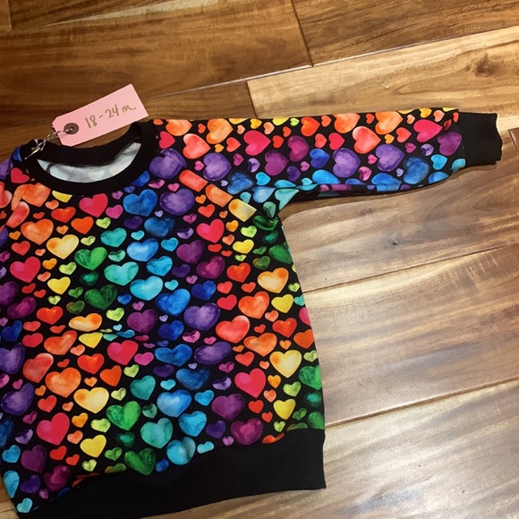 ❌sold 🤩Host Pick 🤩 Heart print Baby crewneck sweatshirt in size 18-24 months - Picture 4 of 5